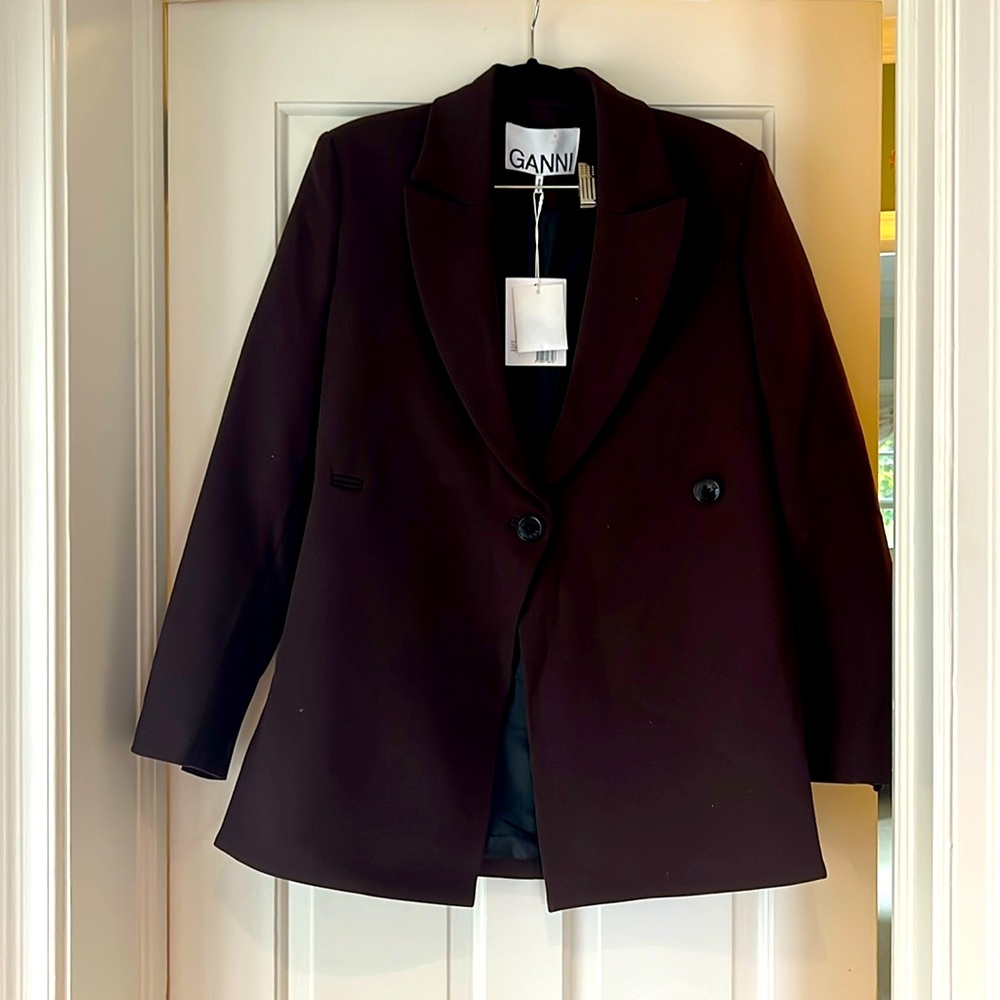 NWT Ganni brown blazer size 32. So on trend and adorable for oversized look